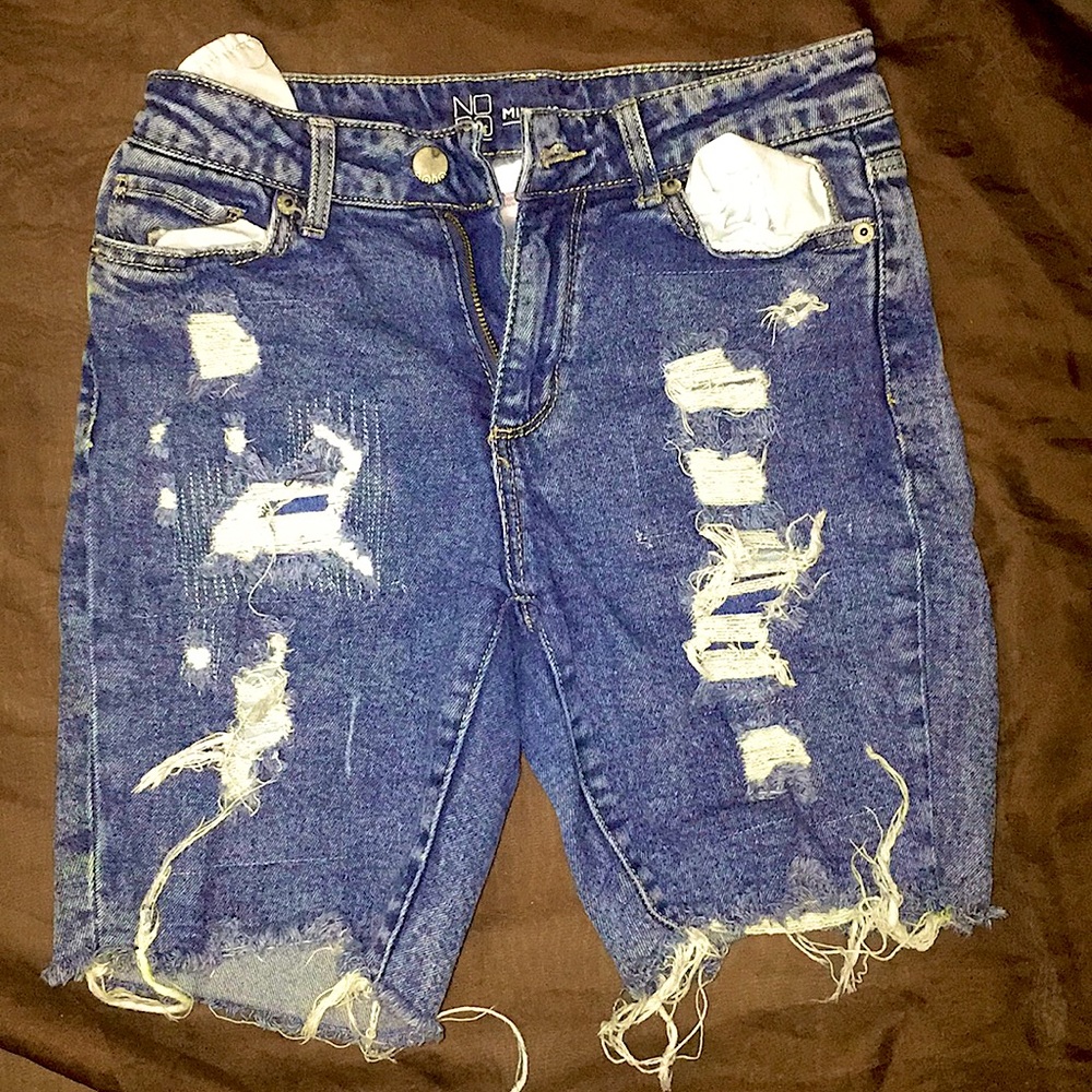 NO-BO mid rise size 3 shorts